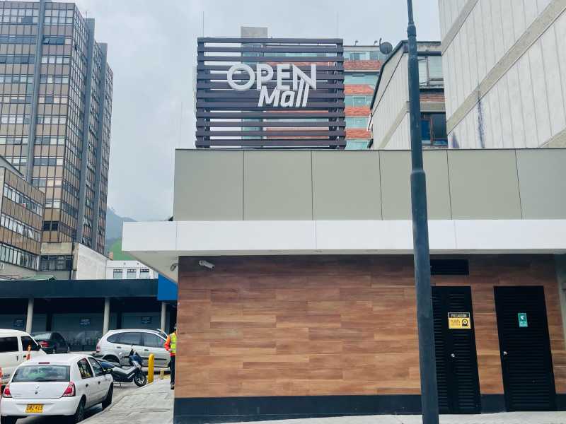 AC Open Mall Calle 49 8002